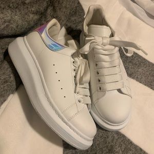 Alexander McQueens Iridescent (Good Condition)
